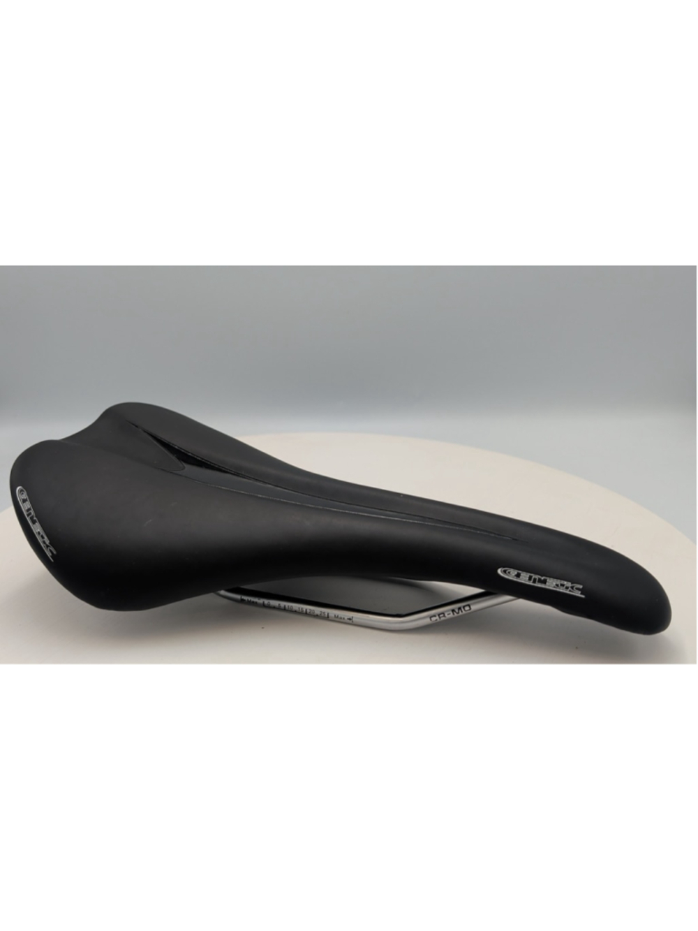 Genetic STV 143 Road Racing Hybrid Bicycle saddle Seat Cr-mo Rails Black Silver